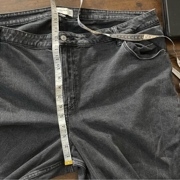 Abercrombie & Fitch Curve Love High Rise Mom Jean Black size 24 - Picture 10 of 13